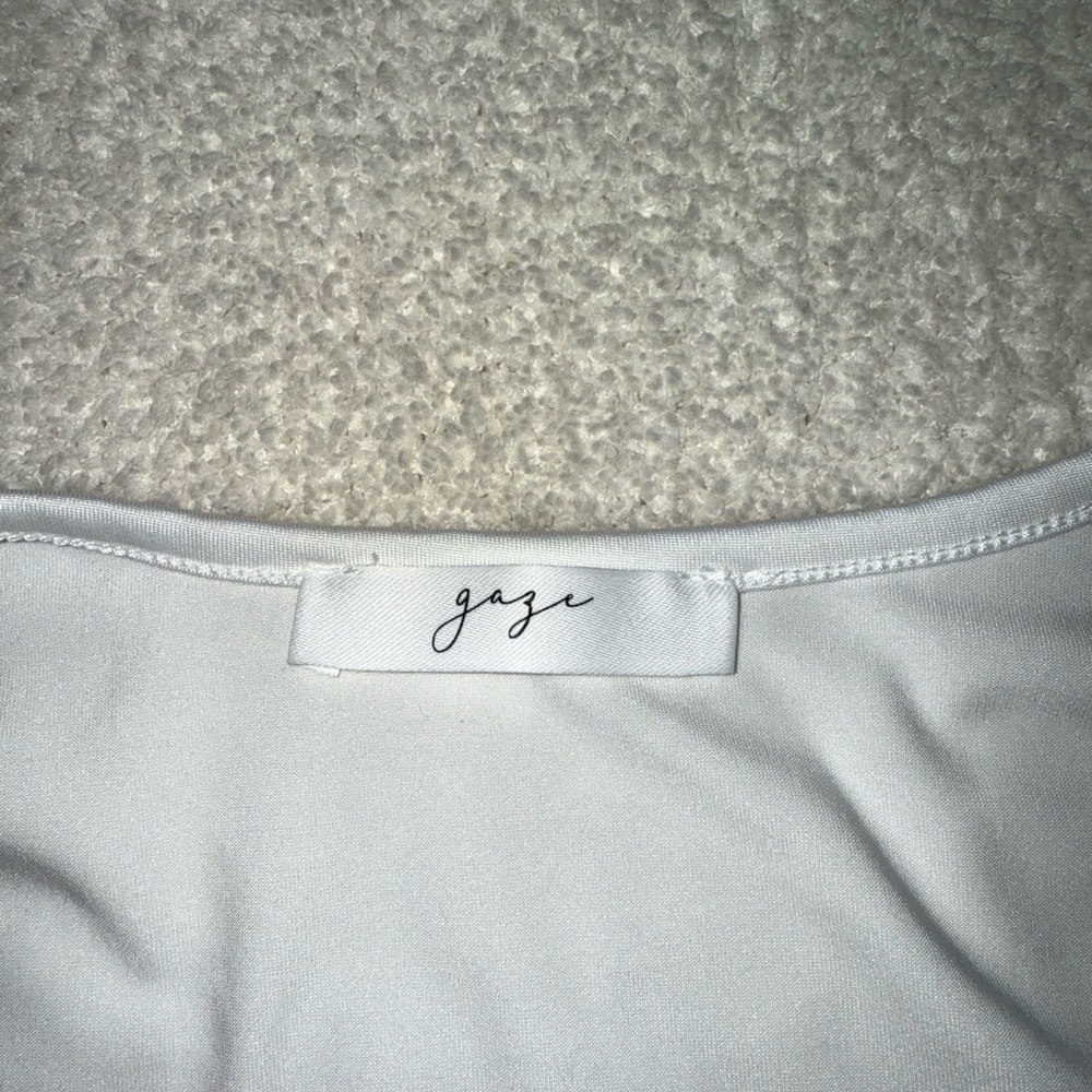 White Top with Black Trim - Picture 3 of 3
